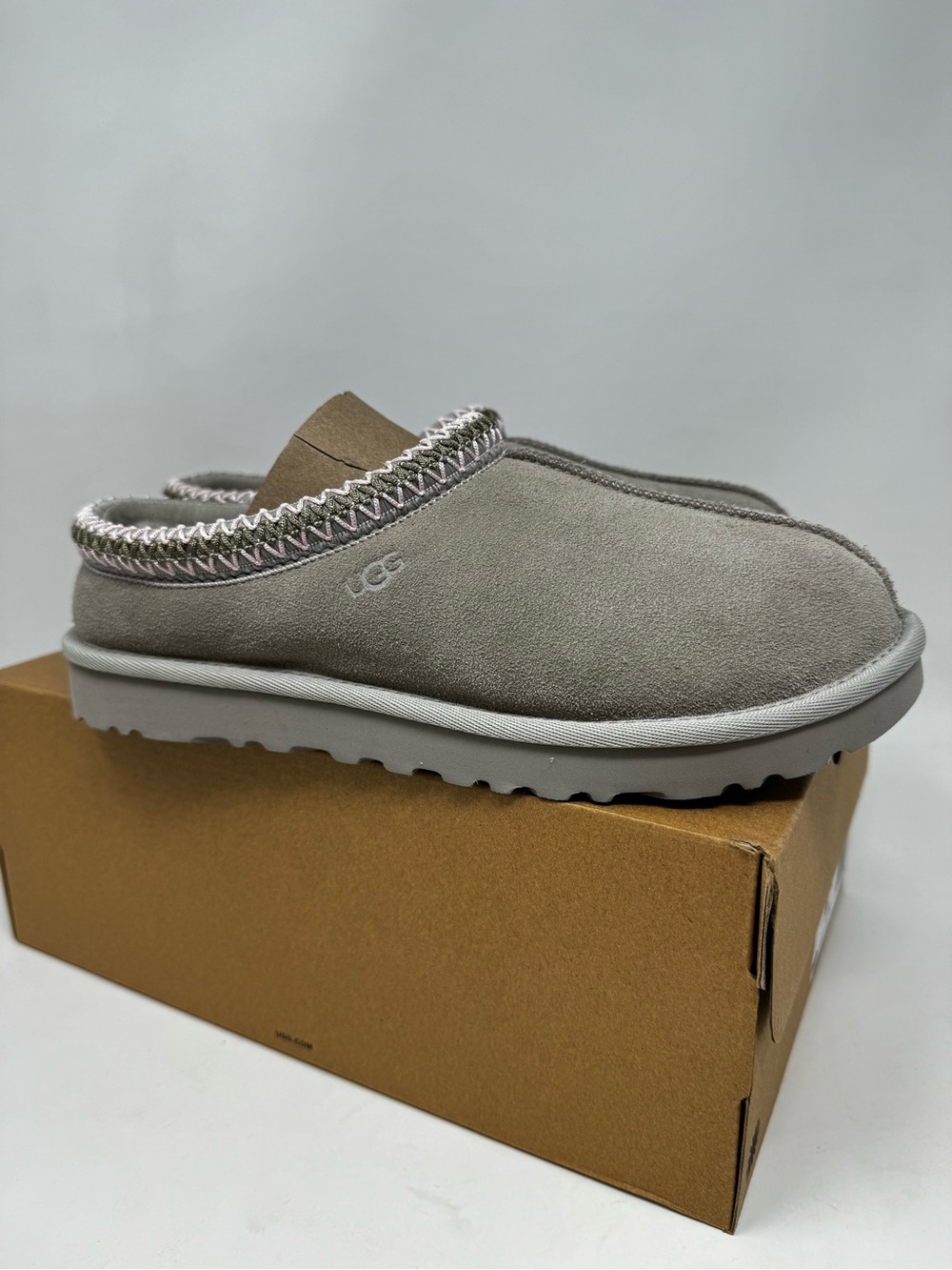 Ugg Tasman in color Goat Size 8 New With Box